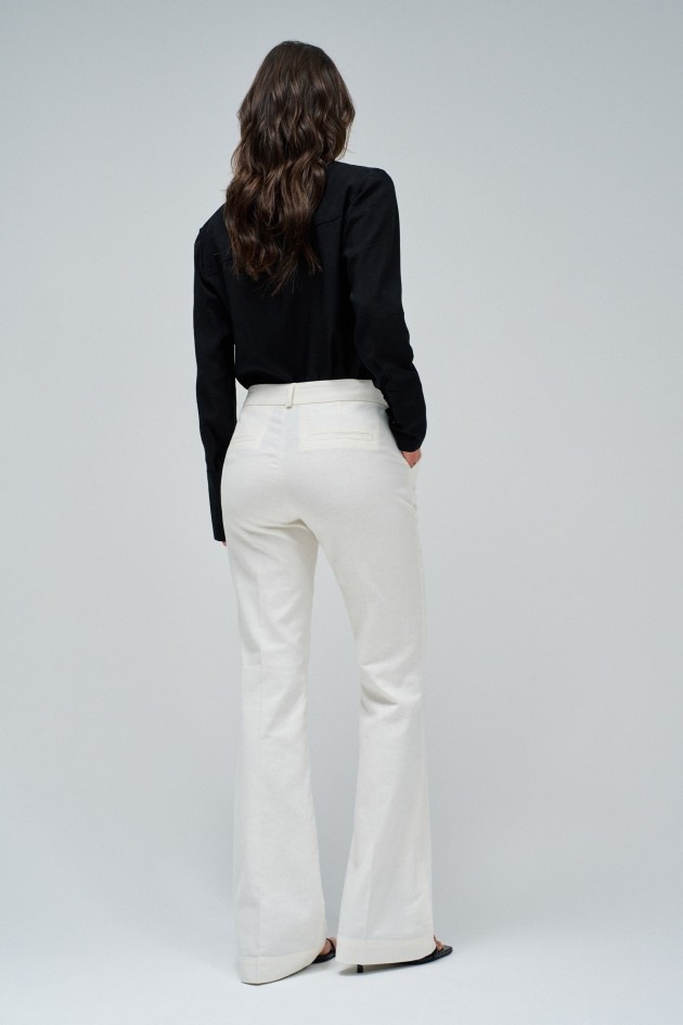 CHINO FLARE EM LINHO