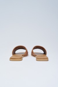 FLAT LEATHER SANDALS WITH RAFFIA