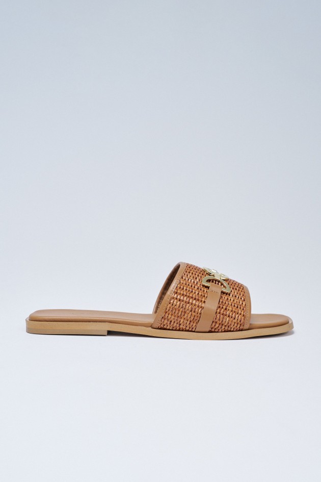FLAT LEATHER SANDALS WITH RAFFIA
