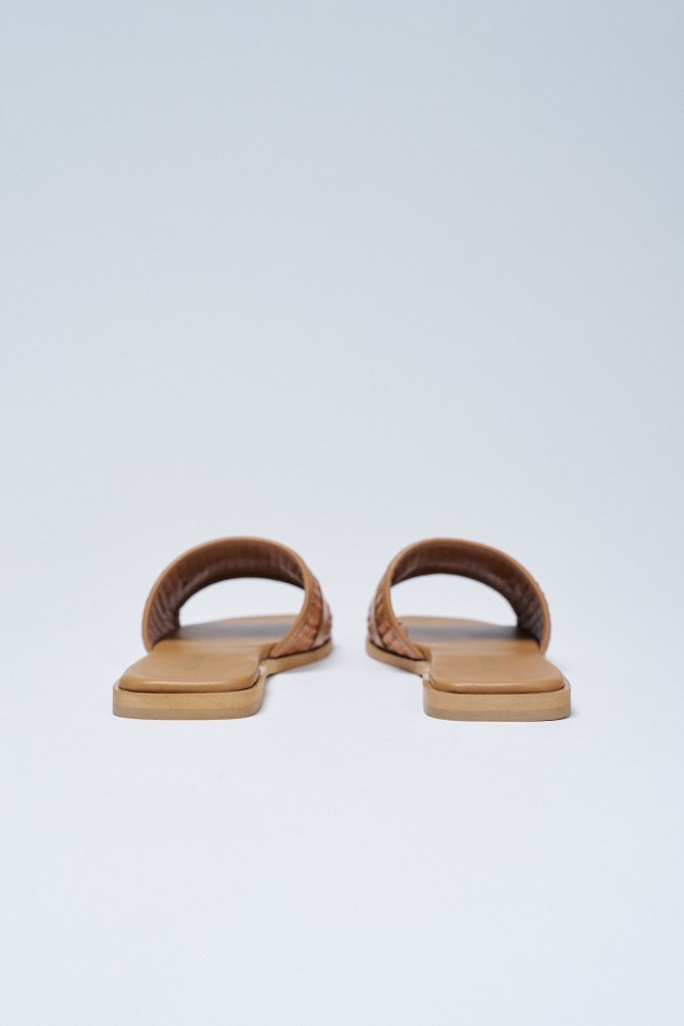 FLAT LEATHER SANDALS WITH RAFFIA