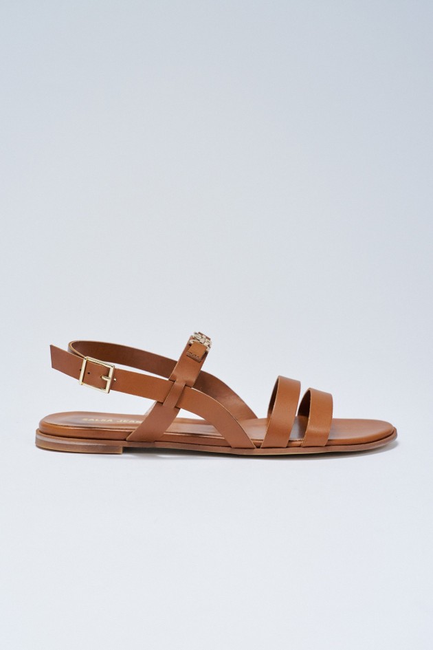 SANDALEN MET EEN PLATTE ZOOL VAN LEER