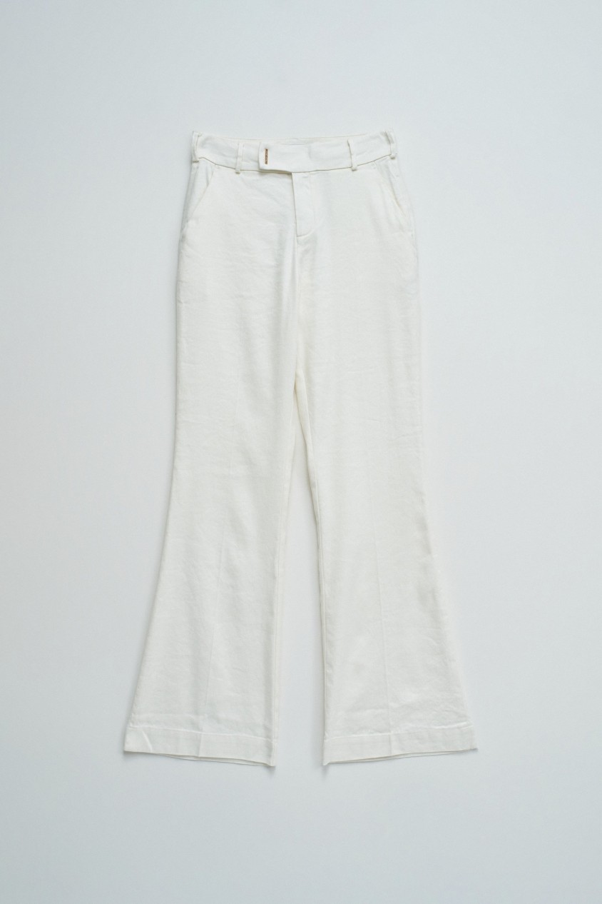CALÇAS CHINO FLARE COM LINHO