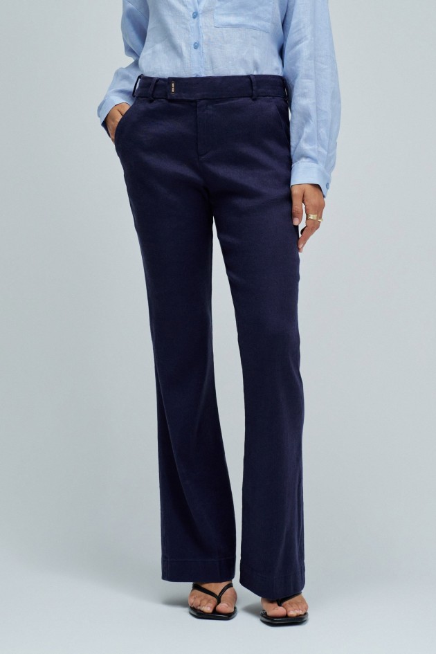 CHINO-BROEK MET FLARE PIJPEN EN LINNEN
