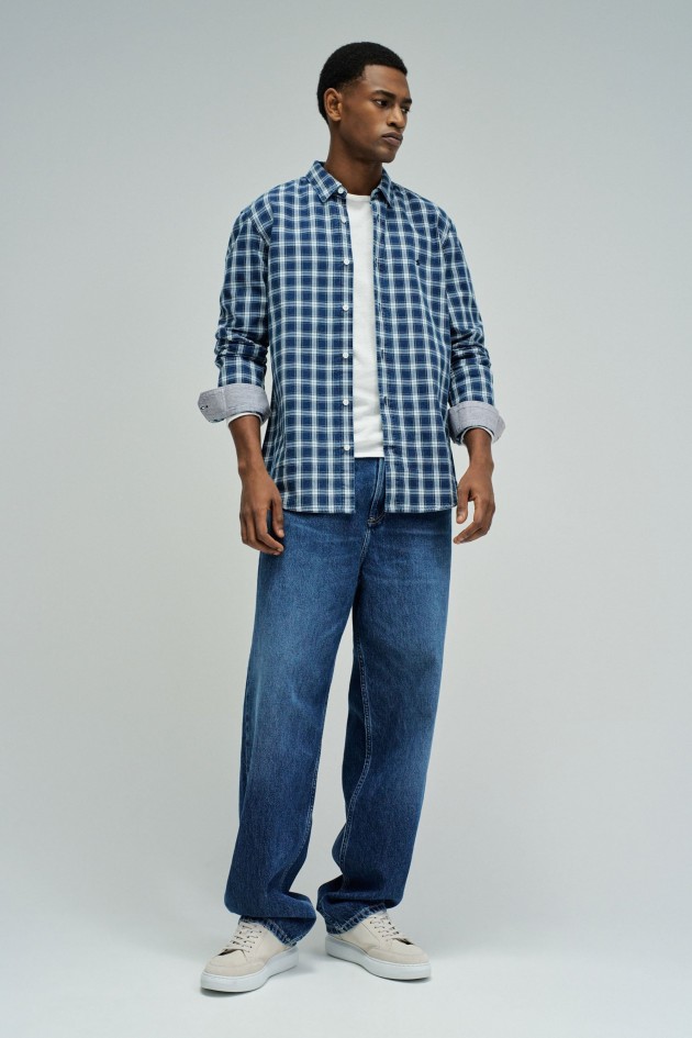 CAMISA CON PATRÓN DE CUADROS