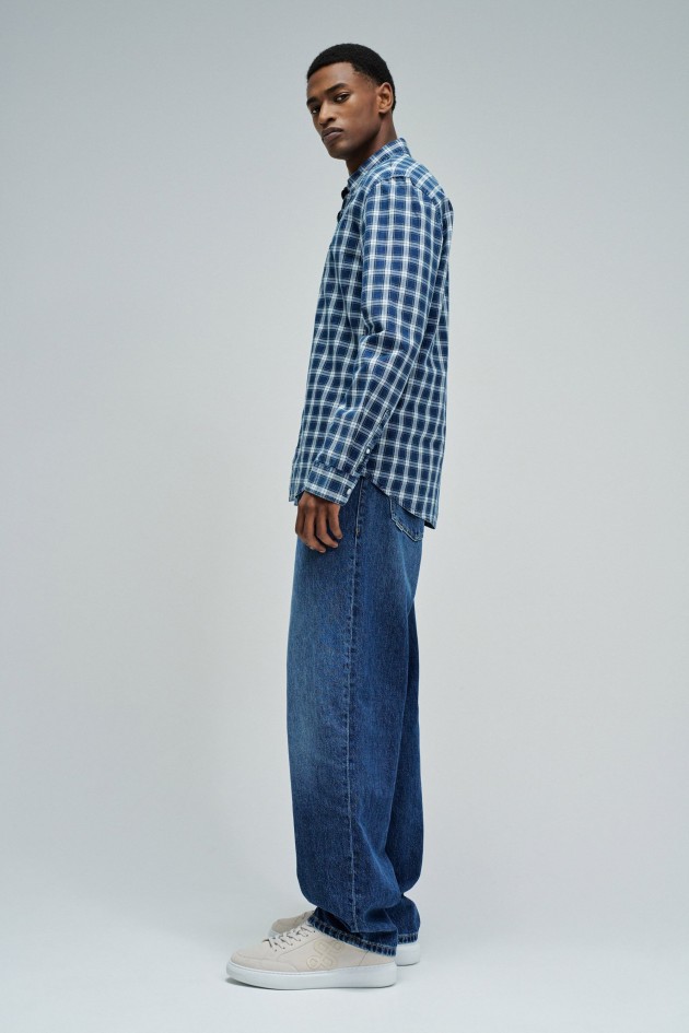 CAMISA CON PATRÓN DE CUADROS