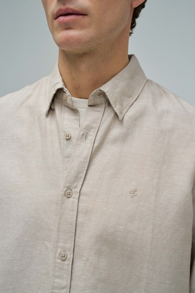 CAMISA CON MEZCLA DE LINO