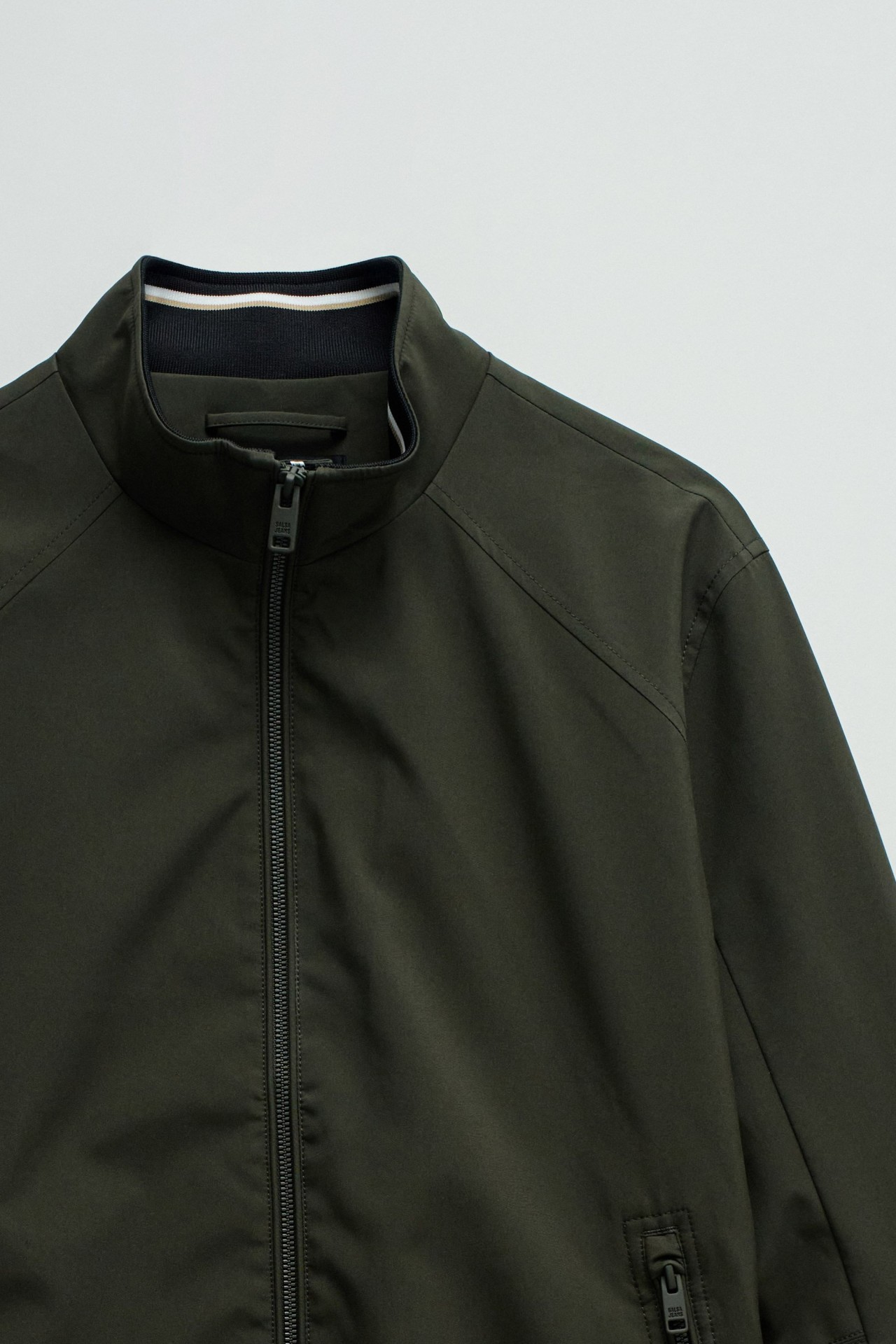 BOMBERJACKE
