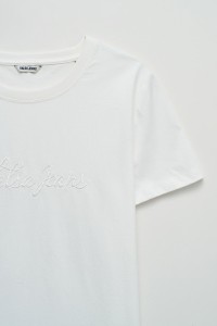 T-SHIRT WITH BRANDING