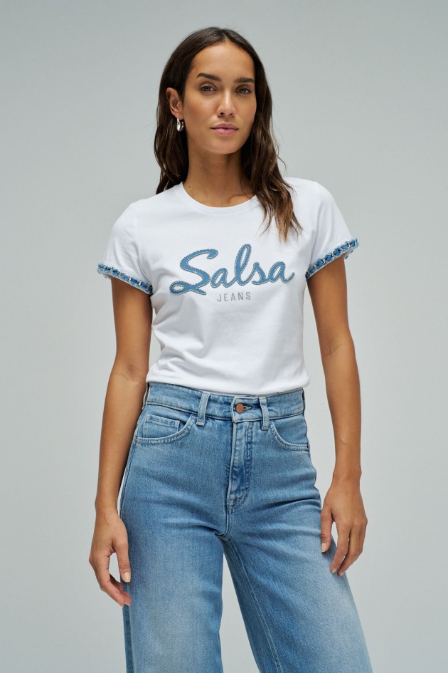 T-SHIRT WITH BRANDING