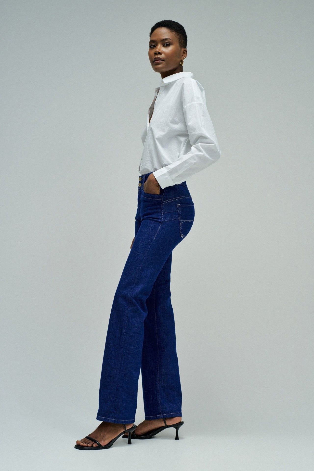 JEANS SECRET PUSH IN STRAIGHT