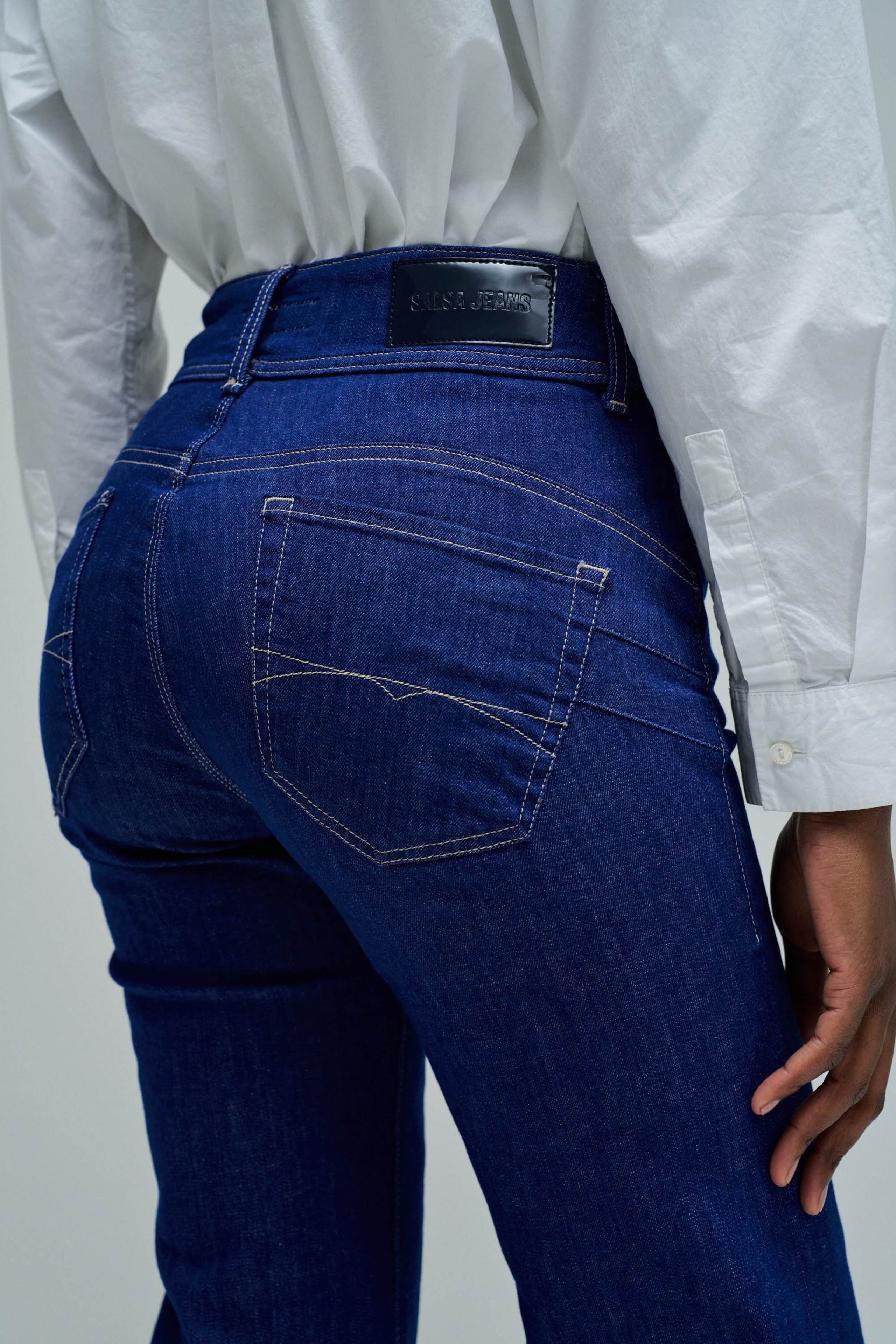 JEANS SECRET PUSH IN STRAIGHT
