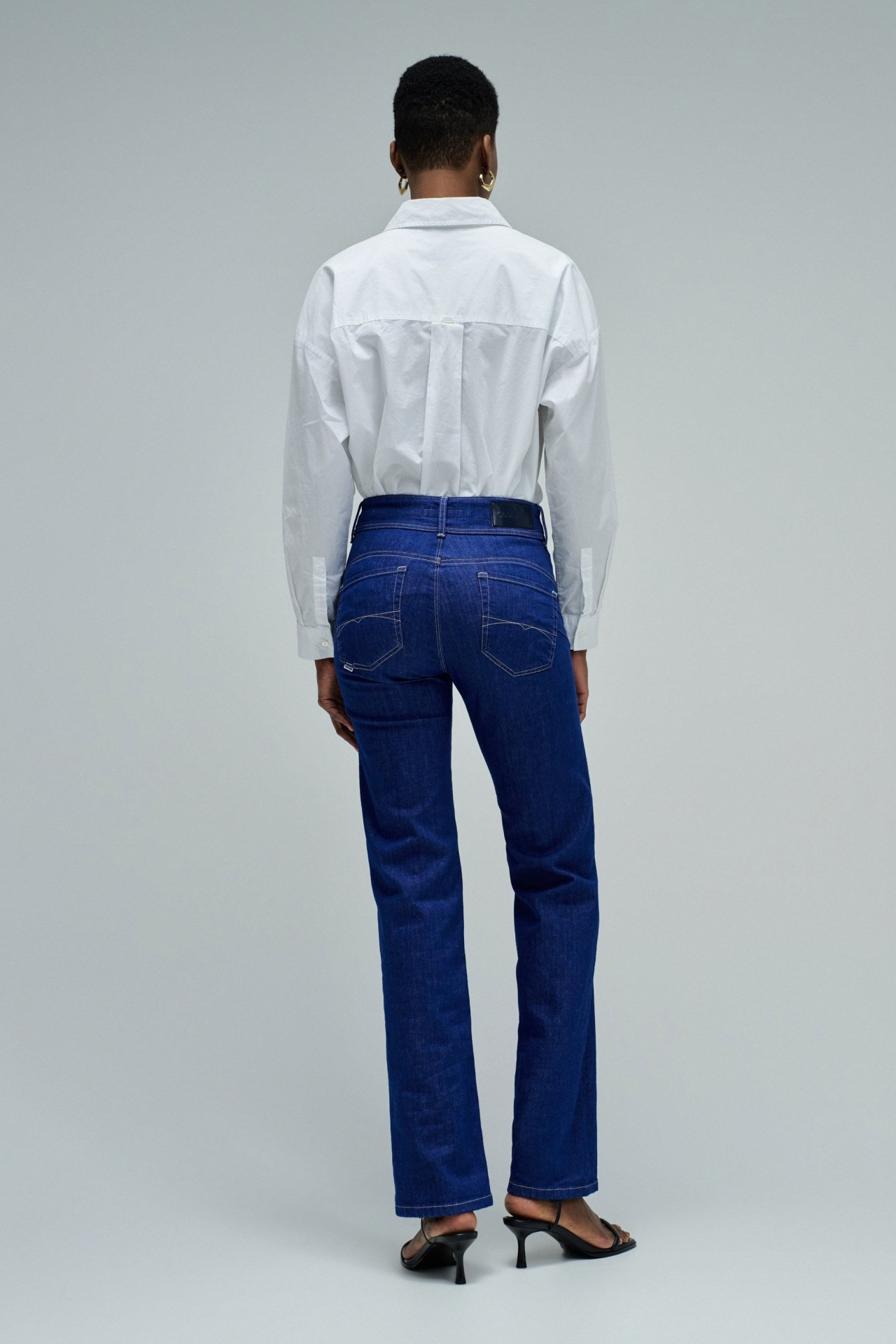 JEANS SECRET PUSH IN STRAIGHT