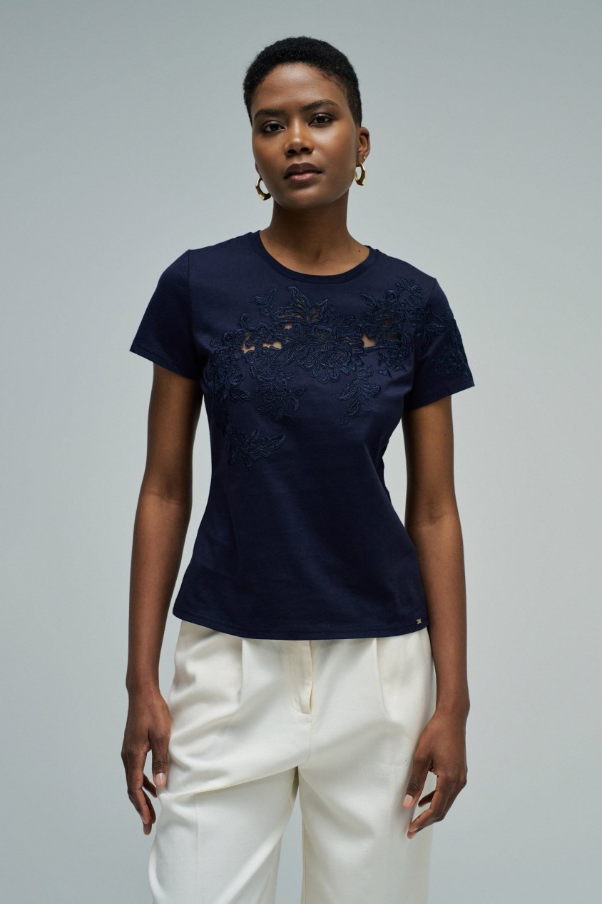T-SHIRT CON ENCAJE