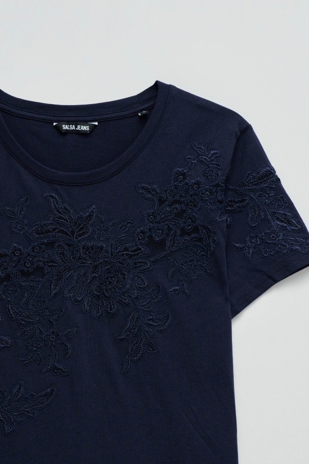 T-SHIRT WITH LACE