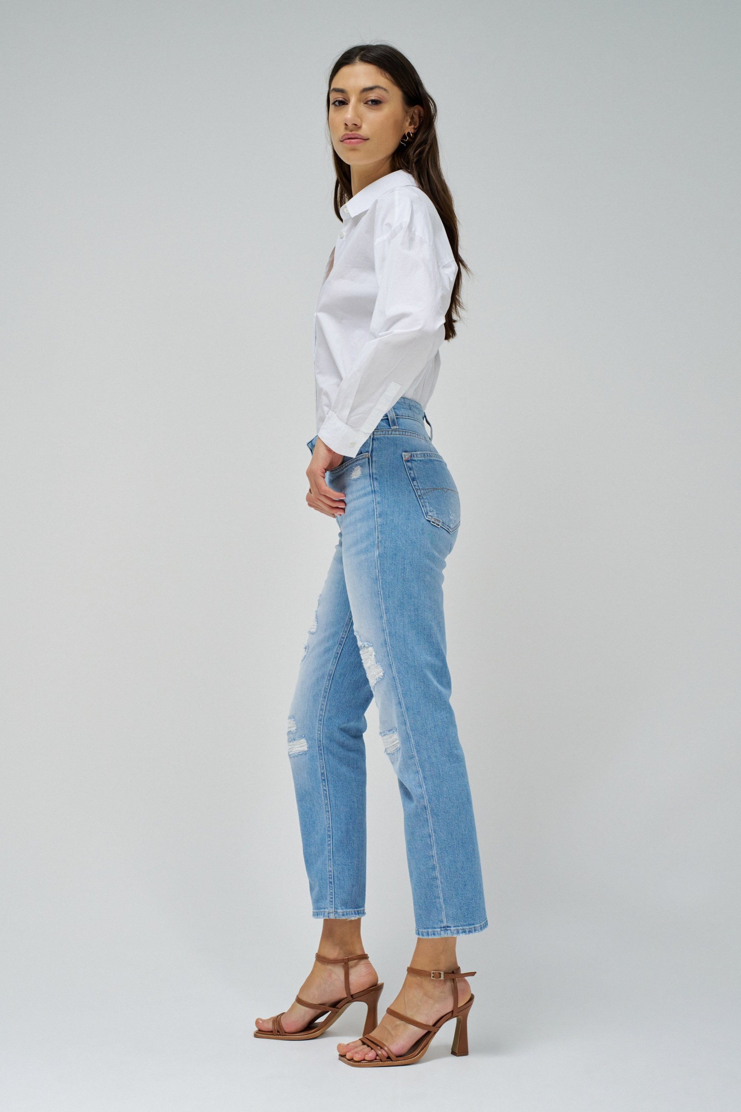 JEANS TRUE CROPPED SLIM MIT RISSEN