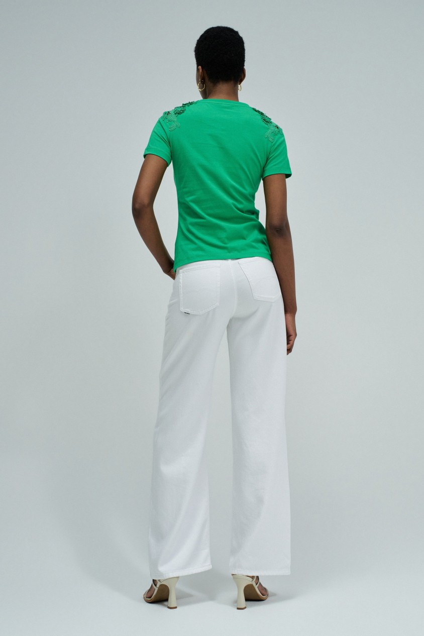 T-SHIRT AVEC APPLIQUES FLORALES