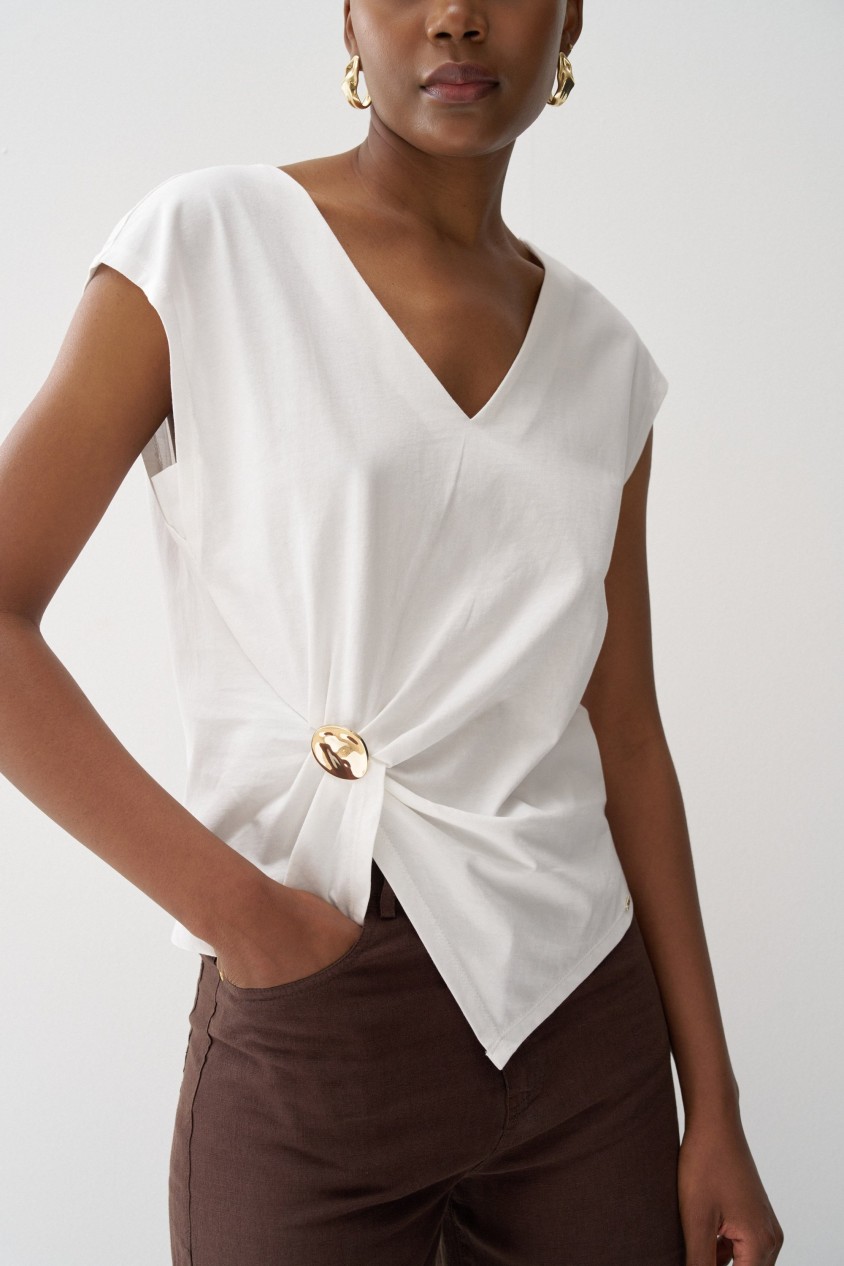T-SHIRT AVEC APPLICATION DORÉE