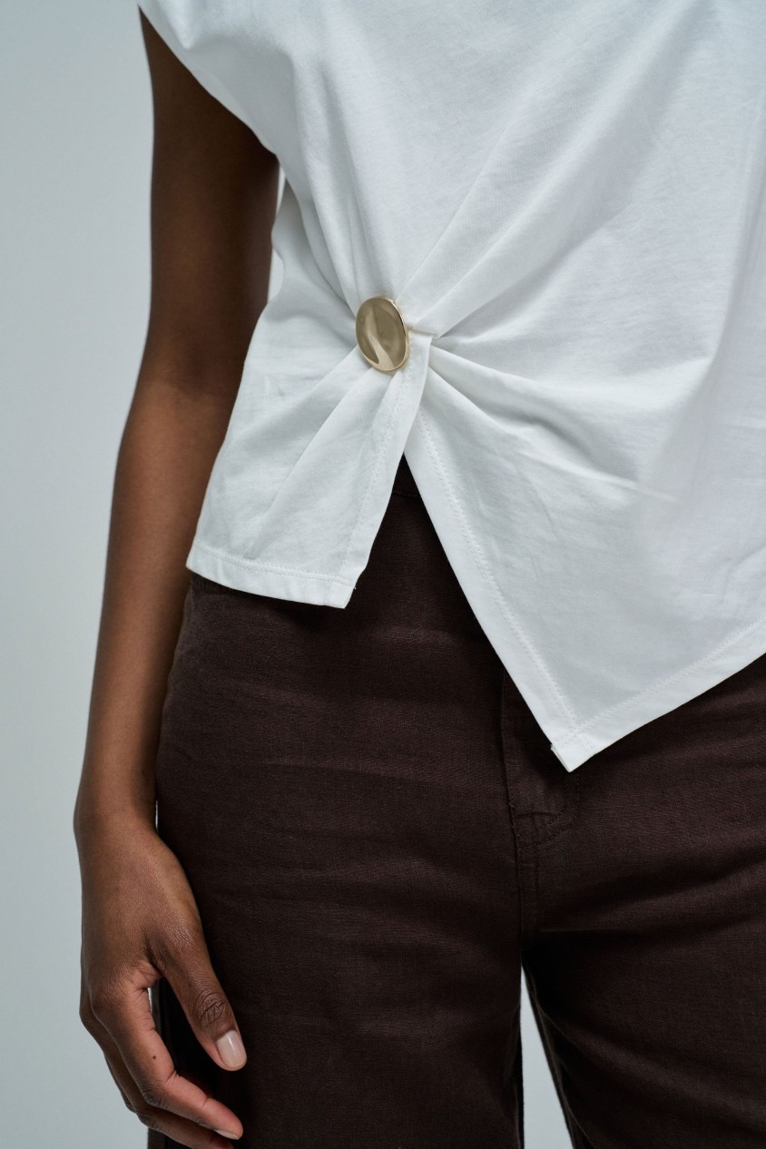 T-SHIRT AVEC APPLICATION DORÉE