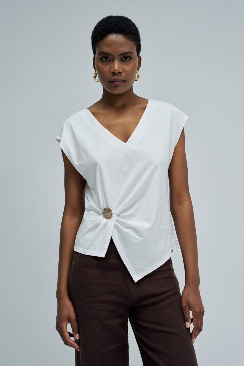 T-SHIRT WITH GOLDEN APPLICATION