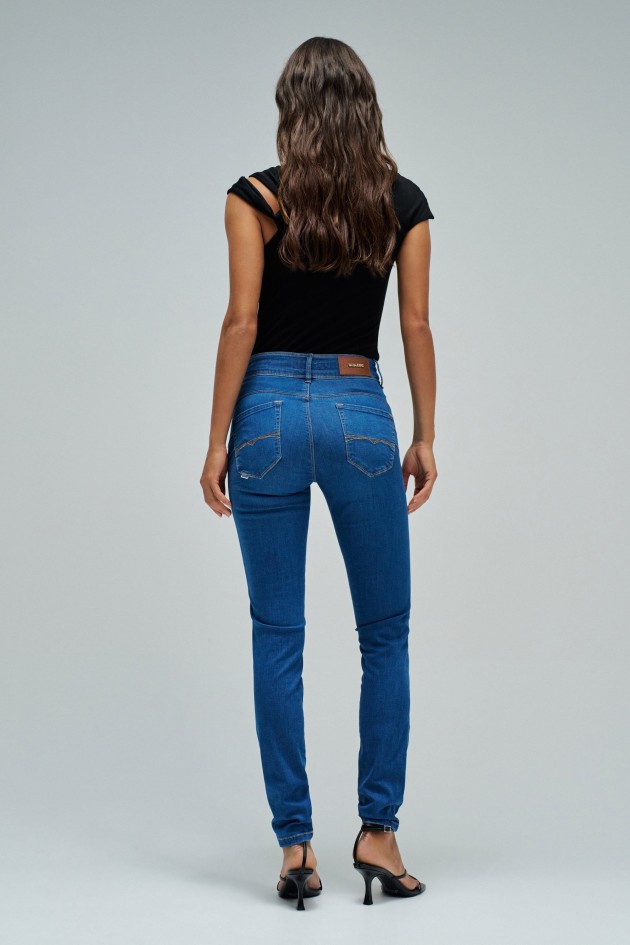 SECRET PUSH IN SKINNY JEANSSOFT TOUCH