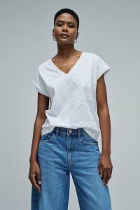T-SHIRT AVEC BRODERIES