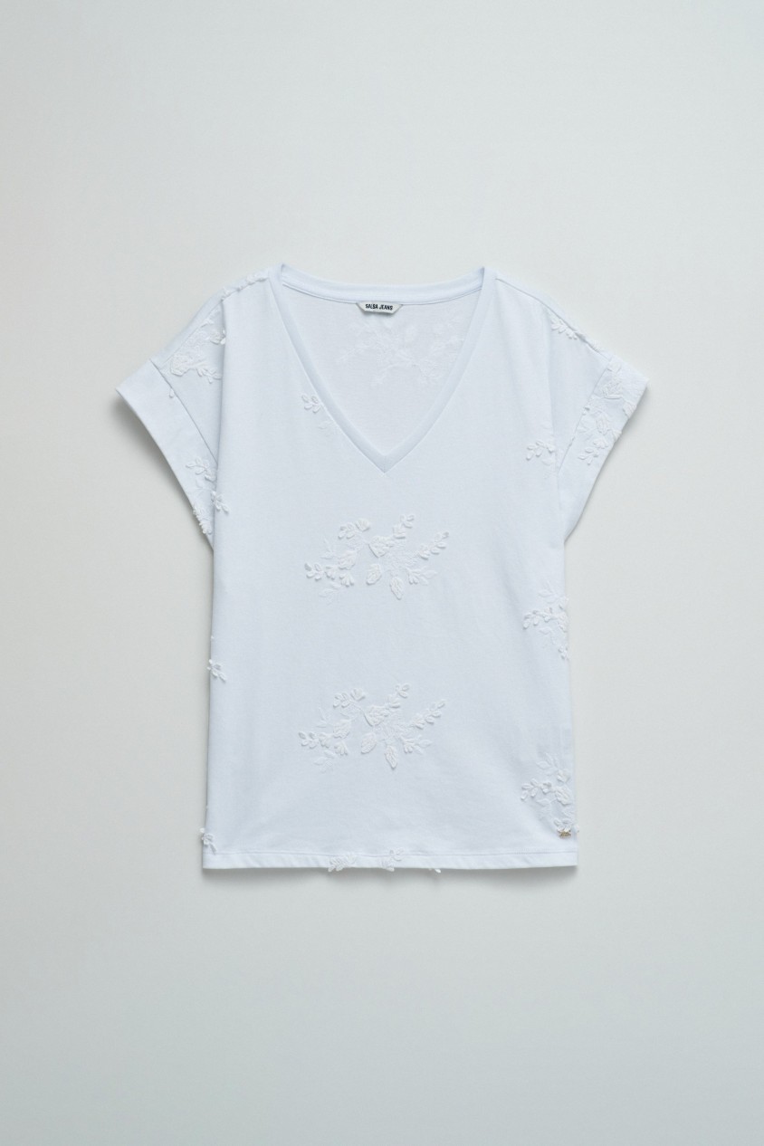 T-SHIRT MIT BESTICKUNGEN