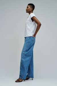 T-SHIRT AVEC BRODERIES
