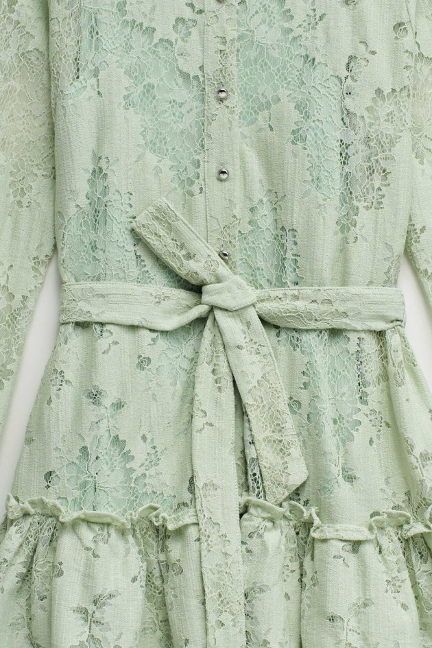 ROBE EN LACE