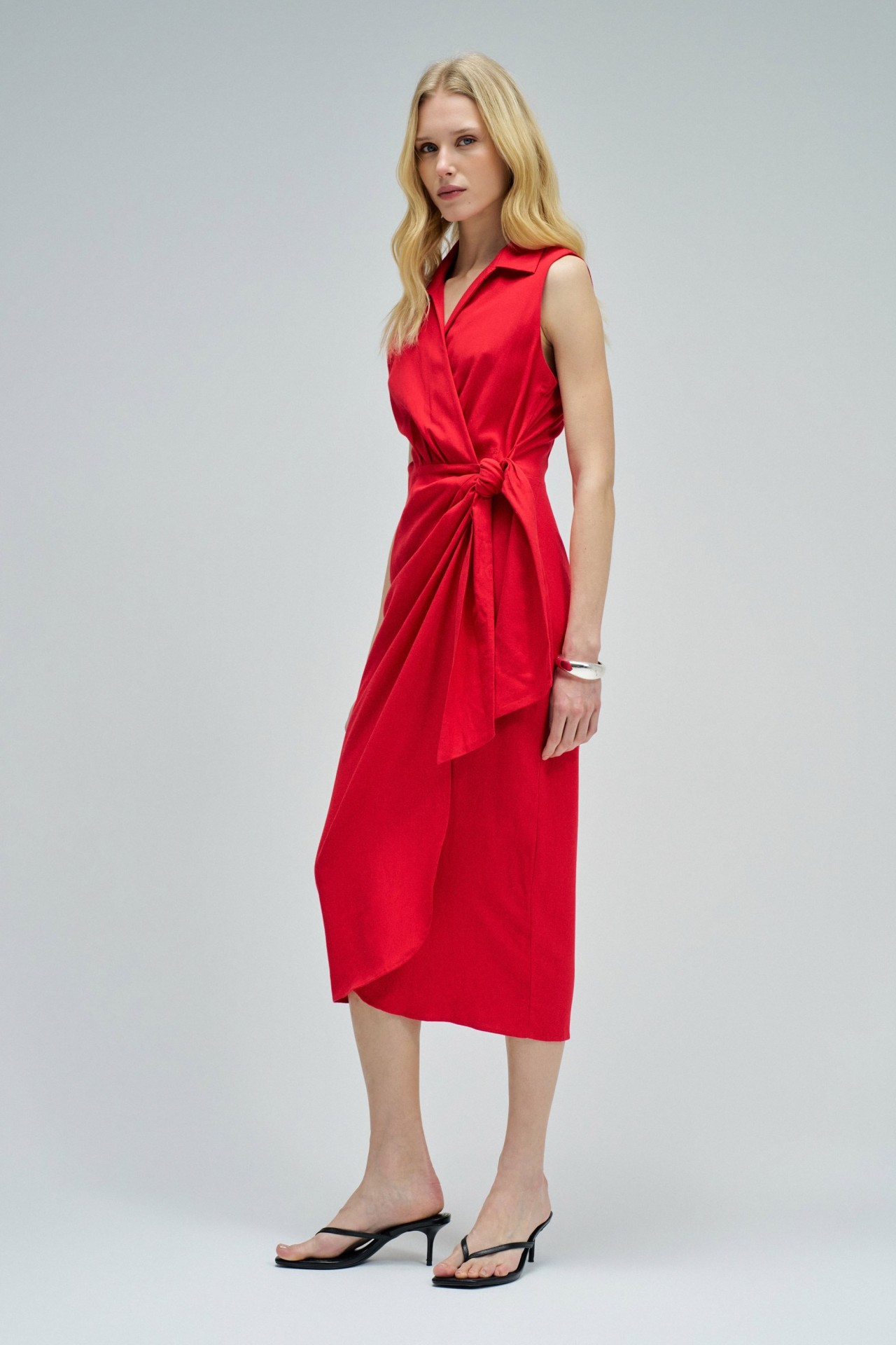 VESTIDO MIDI COM LINHO