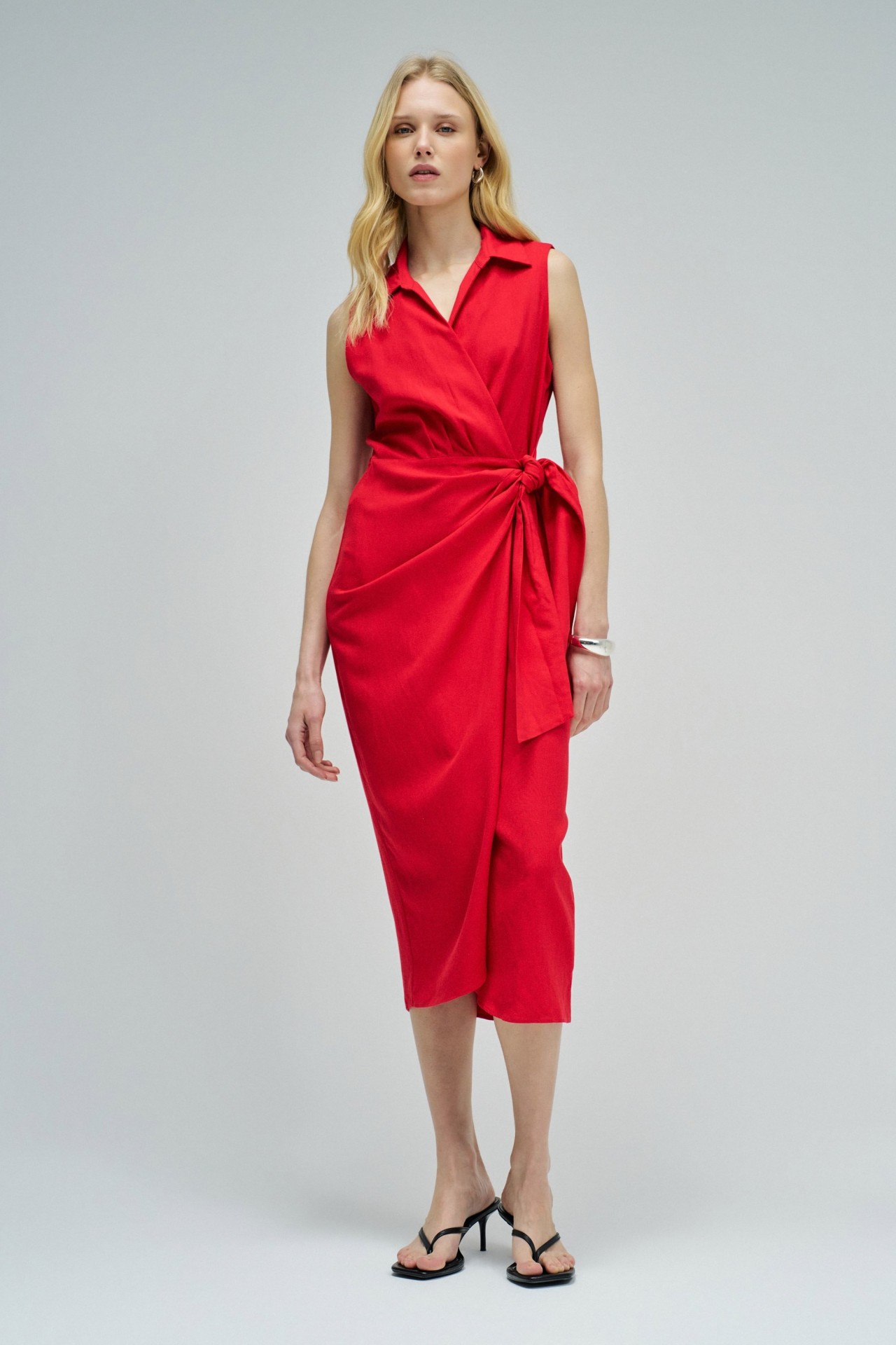 VESTIDO MIDI COM LINHO