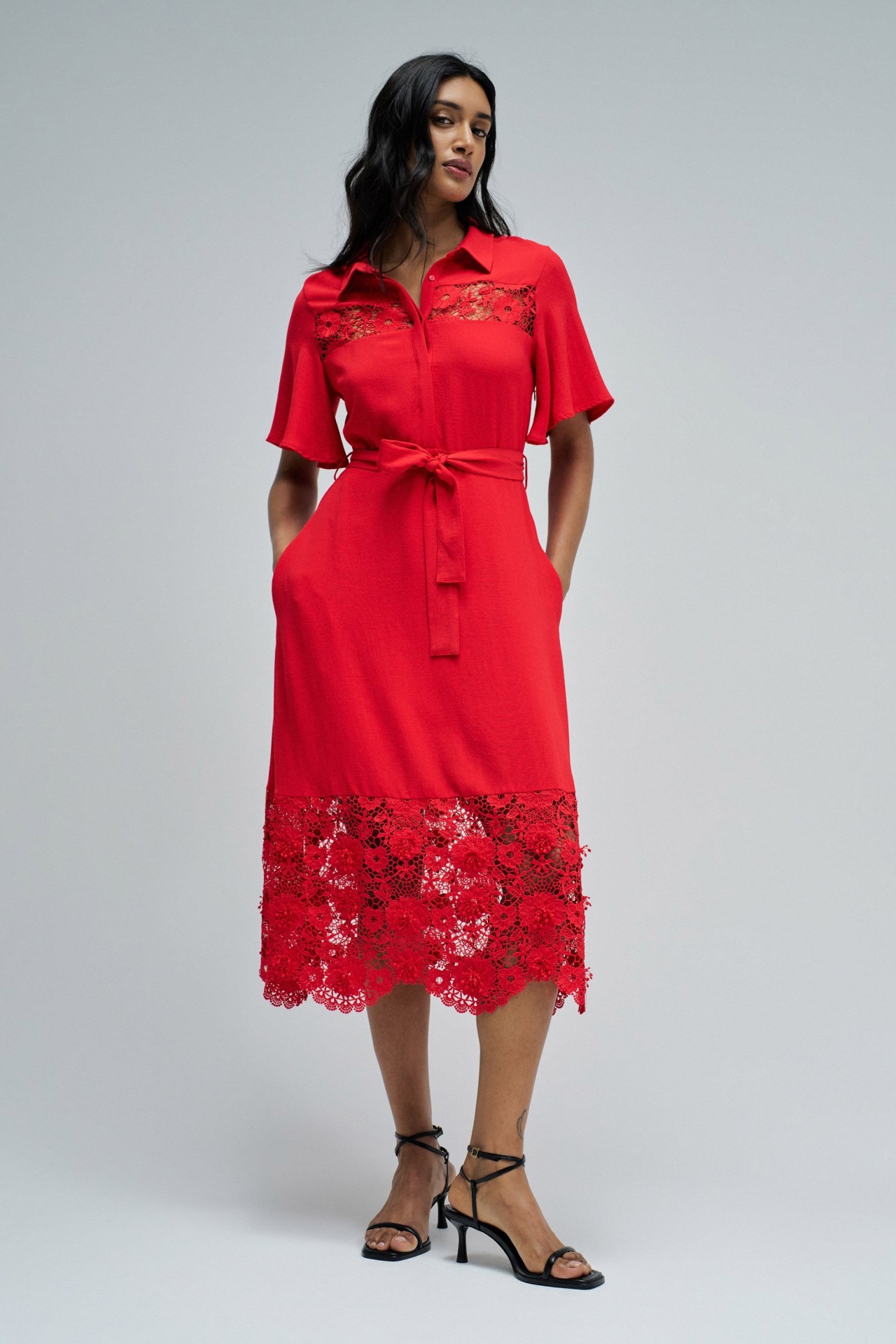 VESTIDO CAMISEIRO MIDI COM RENDA