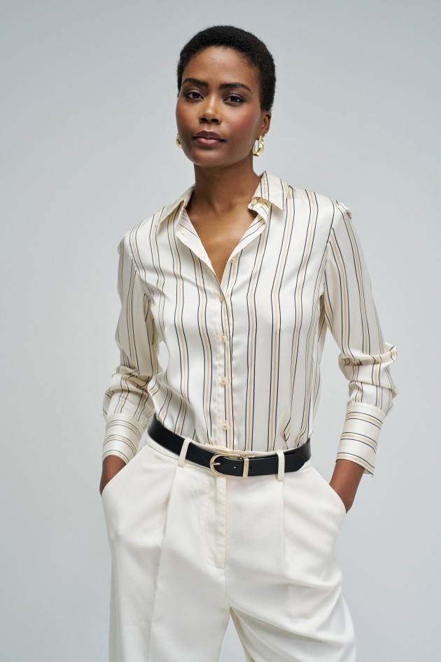 CAMISA ACETINADA COM RISCAS