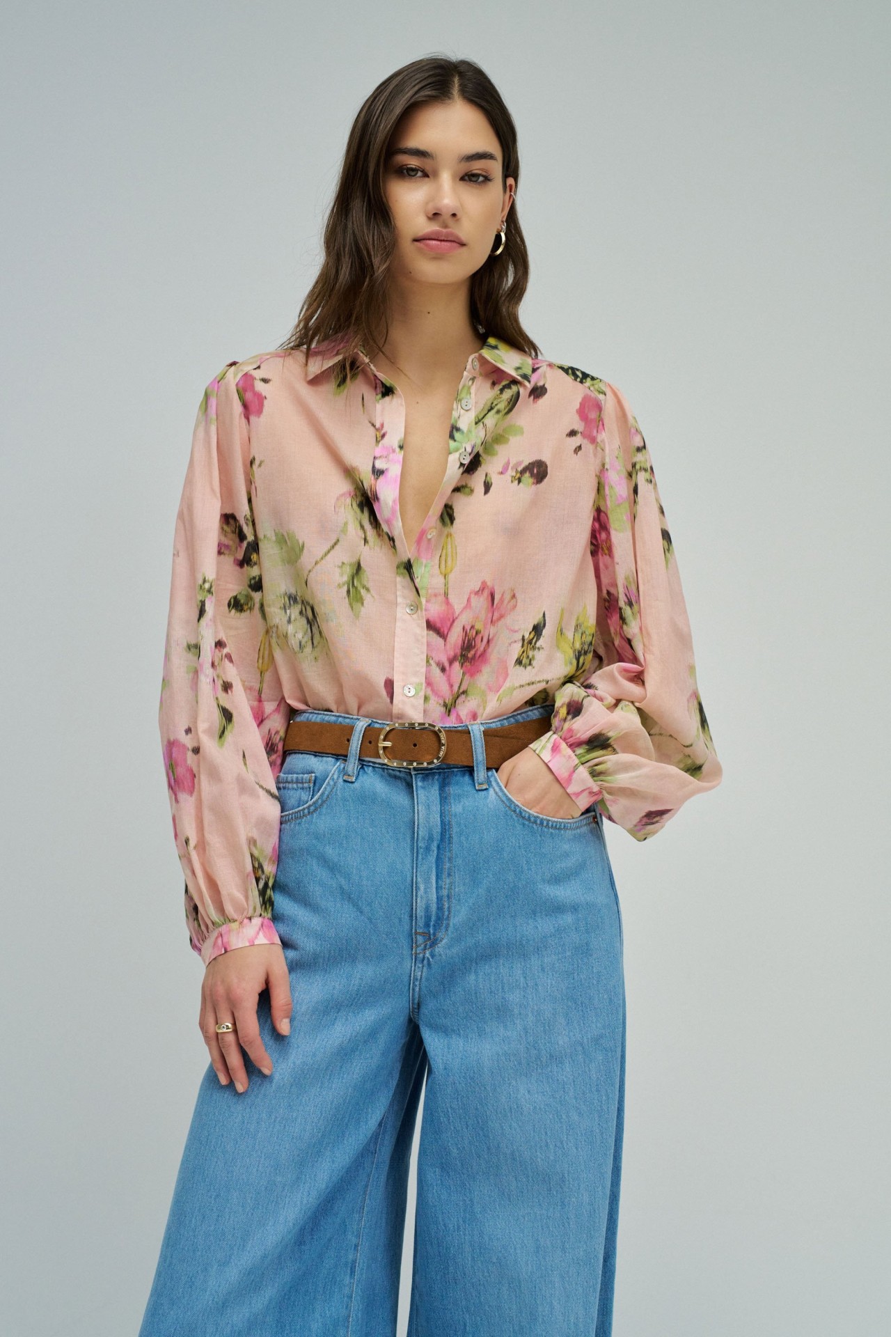 CAMISA CON PATR�N FLORAL