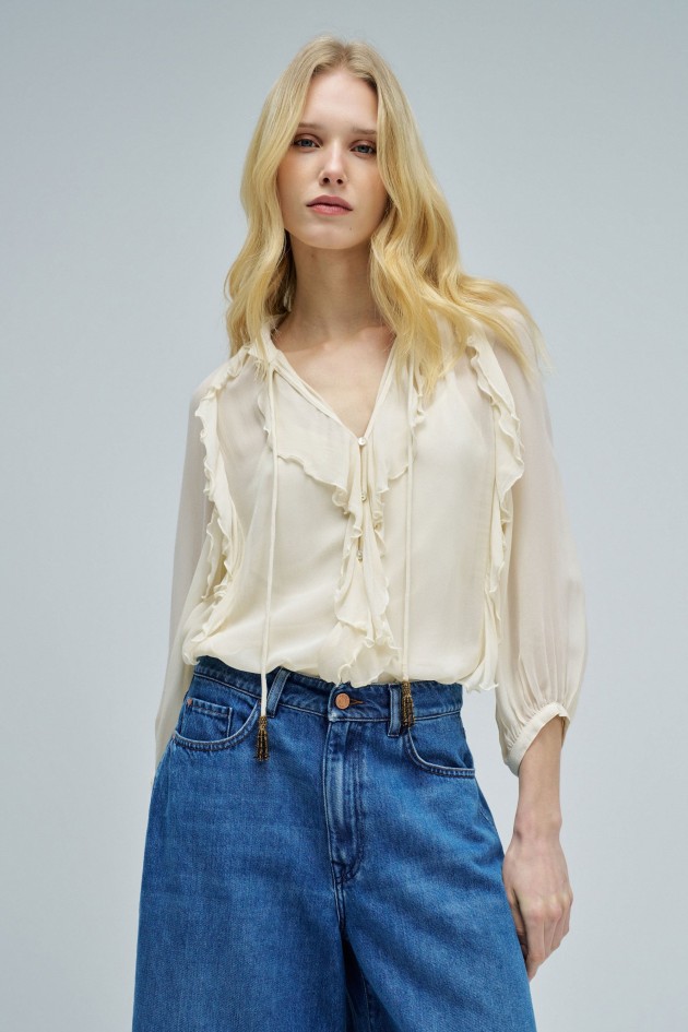 BLUSA COM FOLHOS
