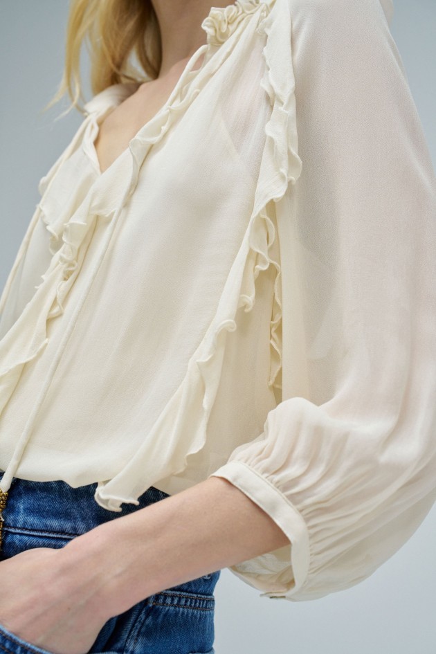 BLOES MET RUFFLES