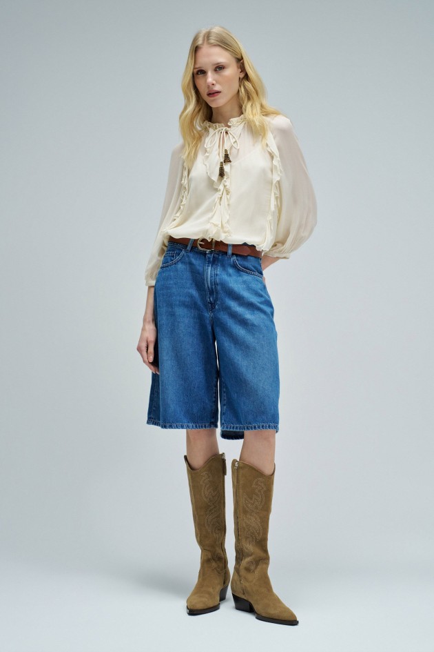 BLOES MET RUFFLES