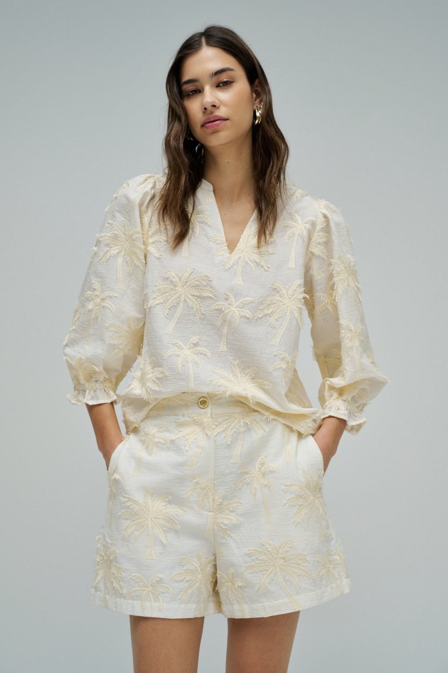 BLUSE MIT DREIDIMENSIONALEM EFFEKT