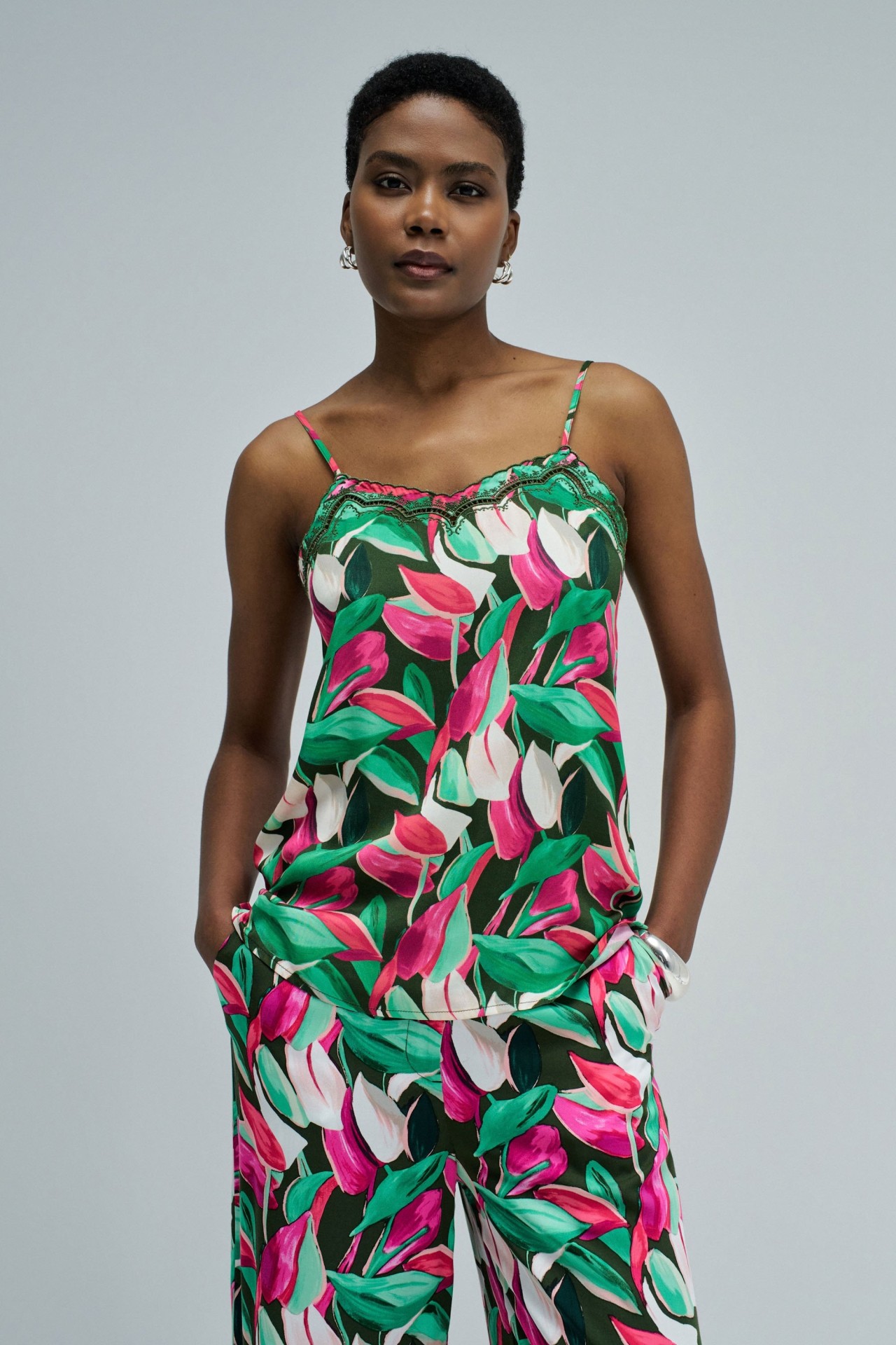 TOP WITH FLORAL PATTERN