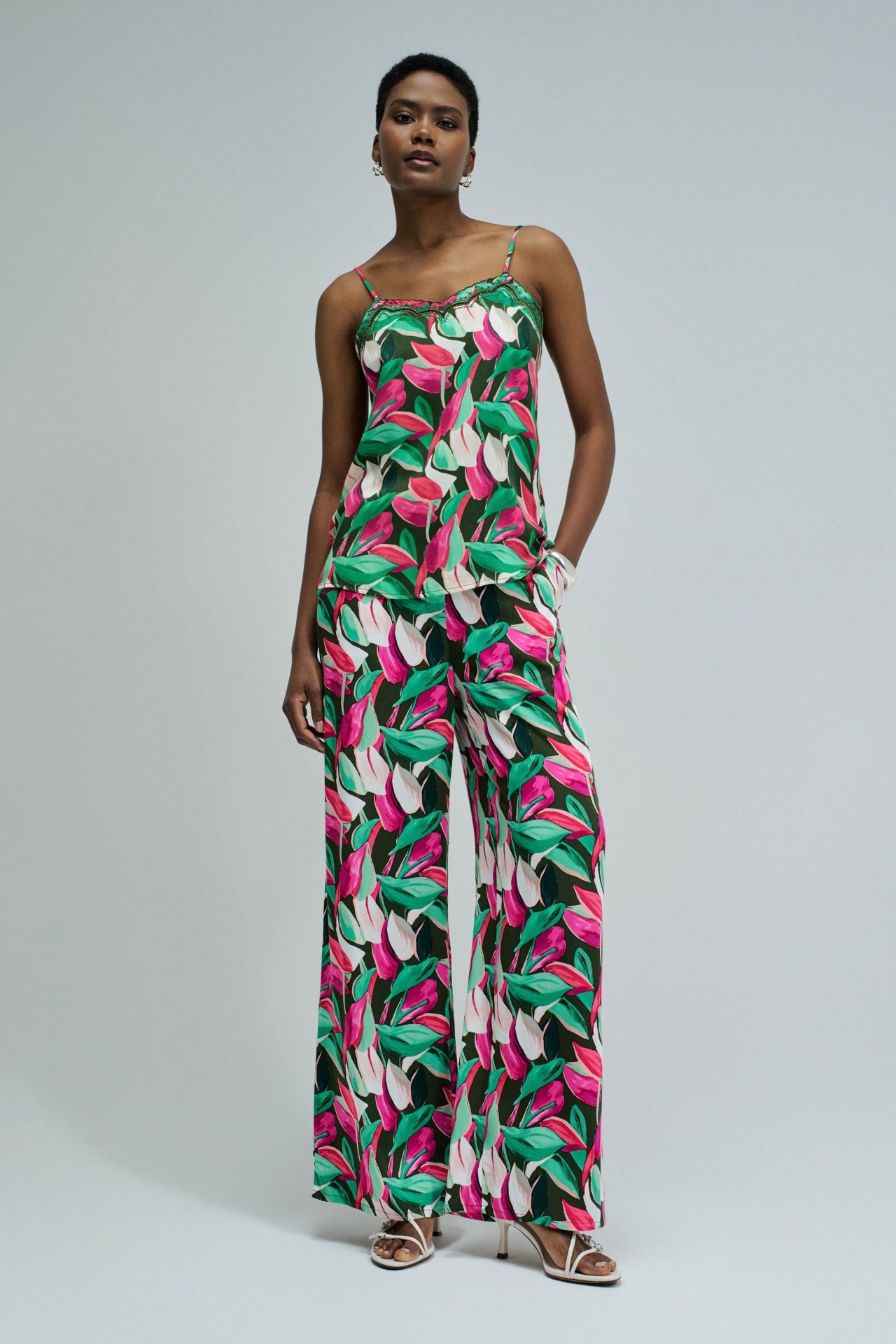TOP WITH FLORAL PATTERN