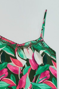 TOP WITH FLORAL PATTERN