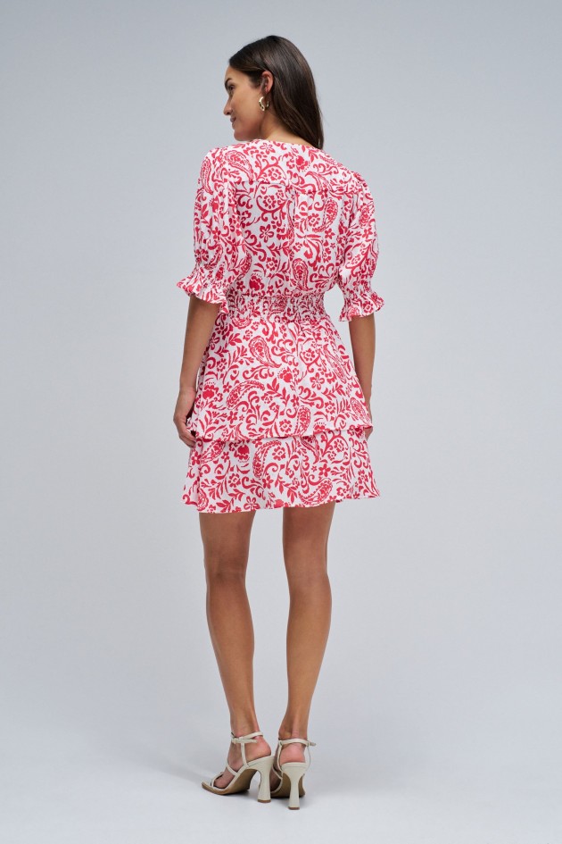 VESTIDO CURTO COM PADRÃO FLORAL