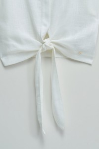 CAMISA COM RENDA E LINHO