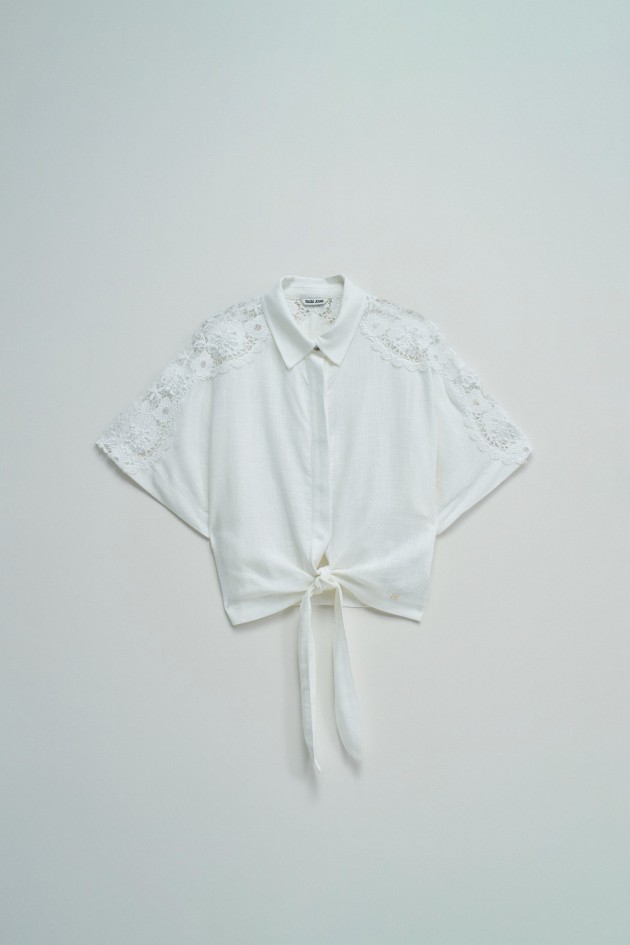 CAMISA CON ENCAJE Y LINO