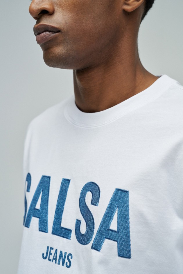 T-SHIRT COM BRANDING
