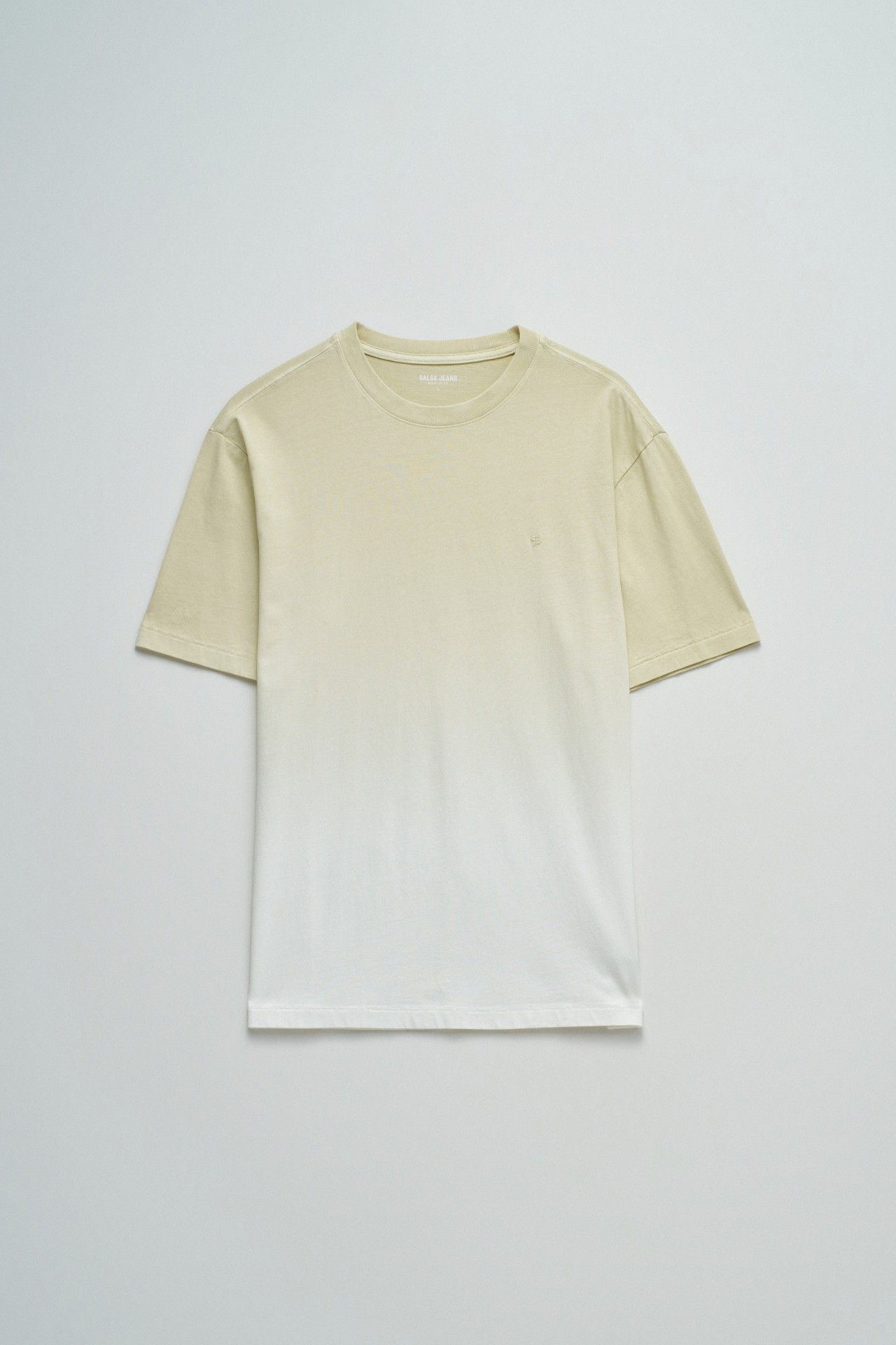 T-SHIRT MET DEGRAD� EFFECT