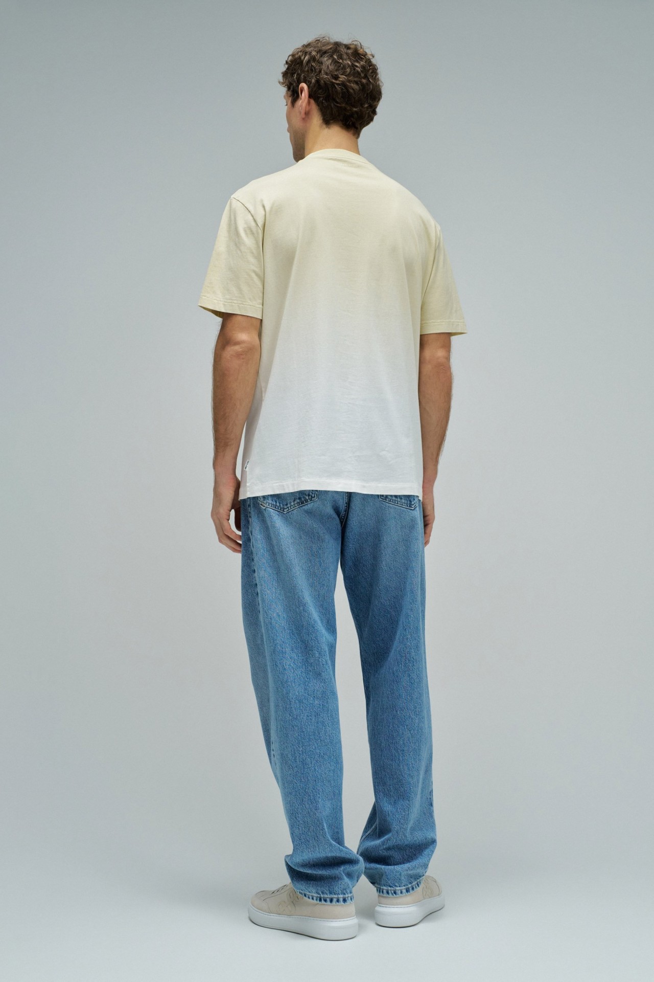 T-SHIRT MET DEGRAD� EFFECT