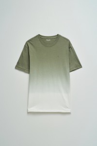 T-SHIRT CON EFECTO DEGRAD�