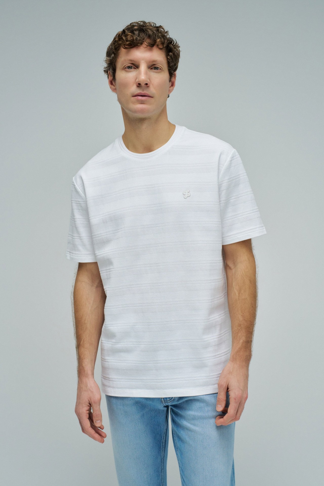 TEXTURED T-SHIRT