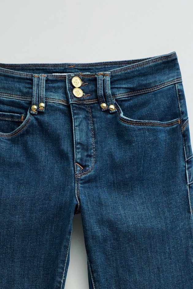 SECRET PUSH IN BOOTCUT JEANS