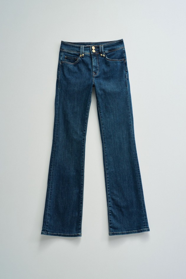 SECRET PUSH IN BOOTCUT JEANS